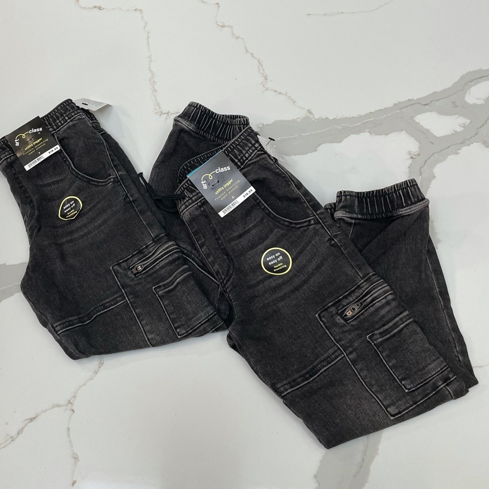 Boys Utility Joggers size 6 and 7 available new with tags